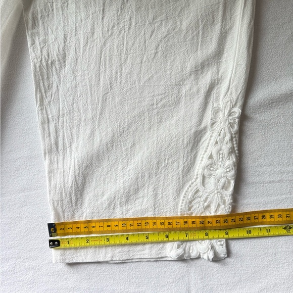 White harem pants crafted from 100% breathable cotton, with lace at the ankles. - Picture 12 of 15